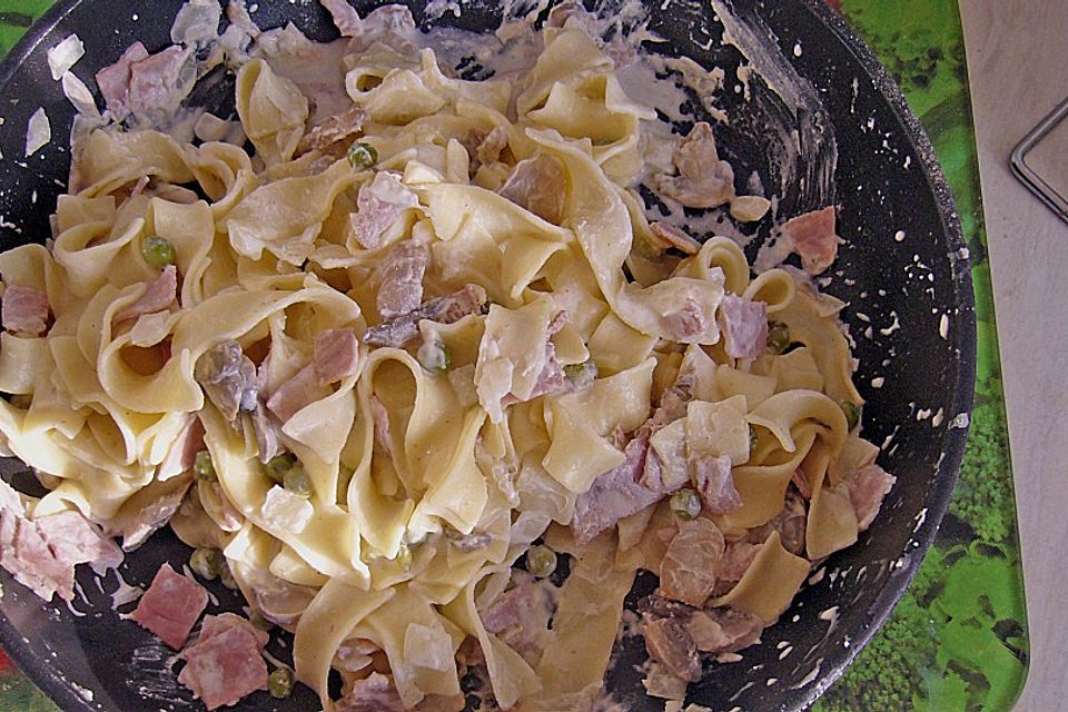 Bandnudeln mit Schinken - Sahne - Sauce