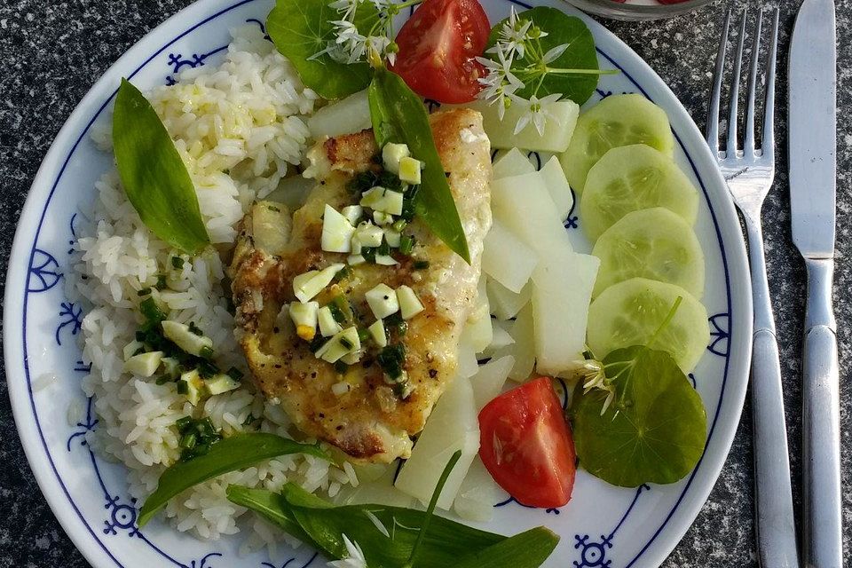 Gebratener Zander auf Kohlrabi mit Schnittlauch - Vinaigrette und frittierten Kapern