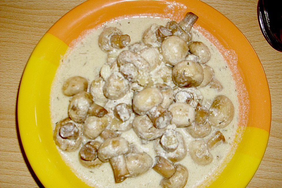 Champignons mit Knoblauchsoße