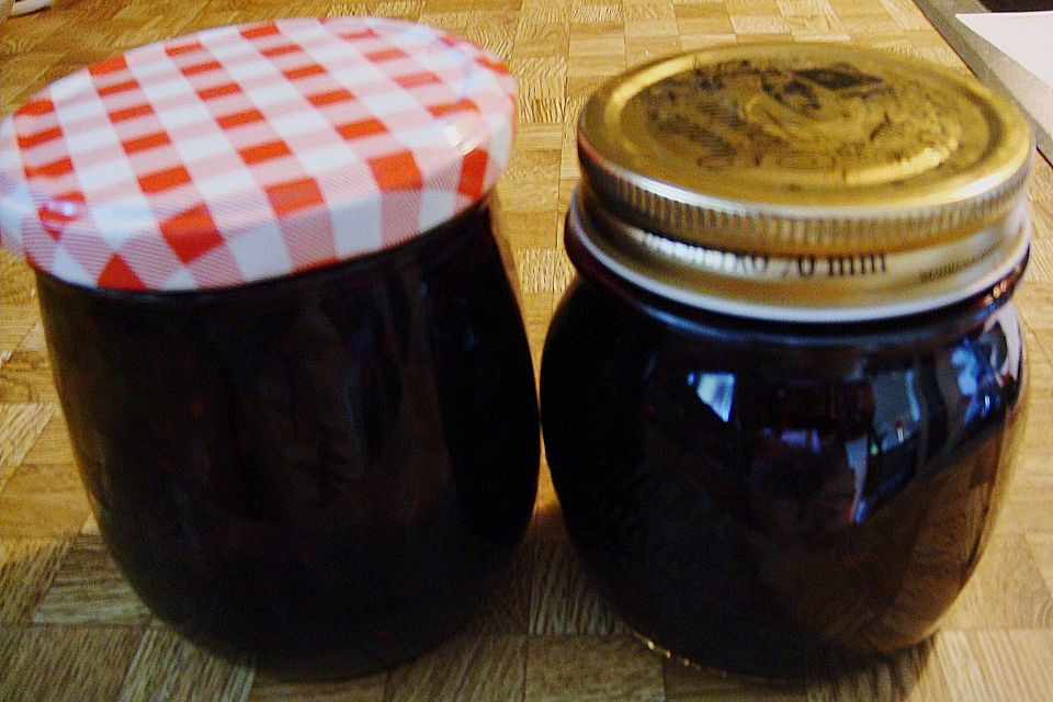 Cassis - Brombeer - Marmelade mit Zimt und Portwein