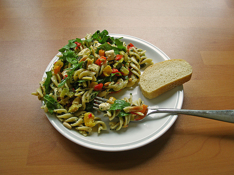 Mediterraner Nudelsalat von eichkatzerl| Chefkoch