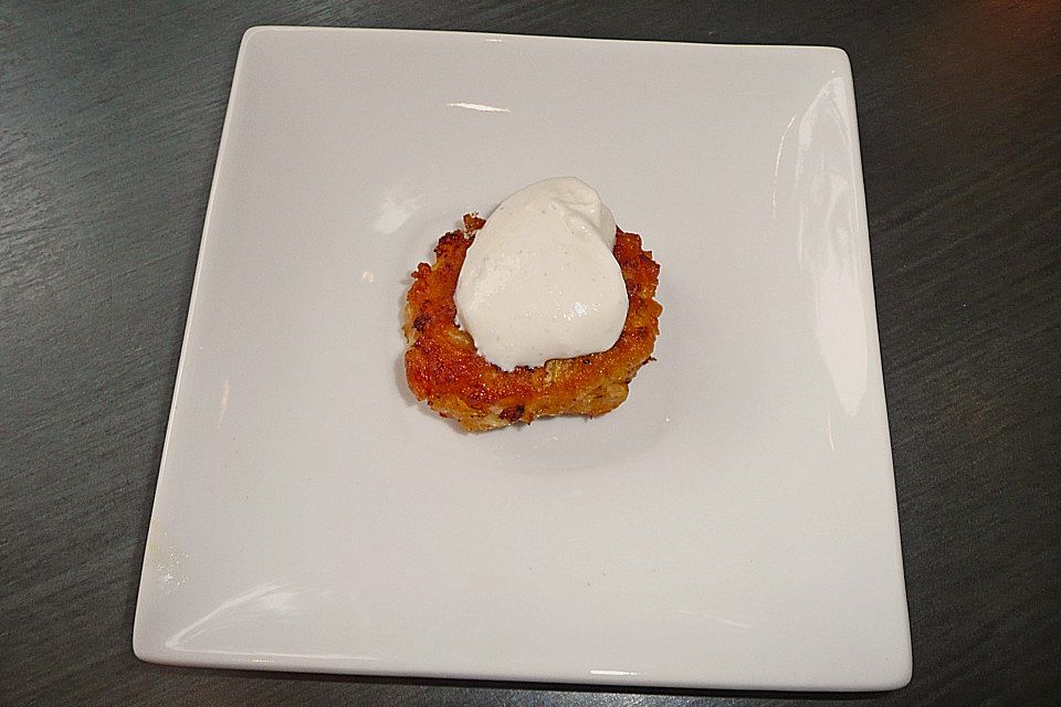 Fenchelbällchen mit Käse, dazu ein Joghurtdip
