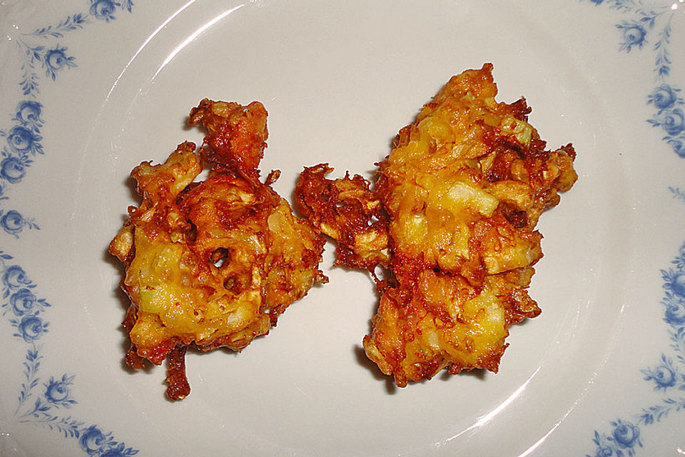 Fenchelbällchen mit Käse, dazu ein Joghurtdip