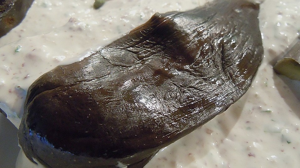 Auberginen mit Knoblauch - Nuss - Creme von Petra Regina