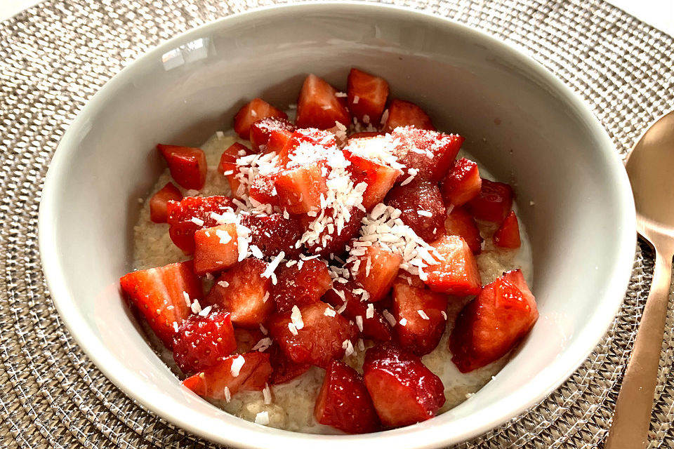 Couscous mit Erdbeeren