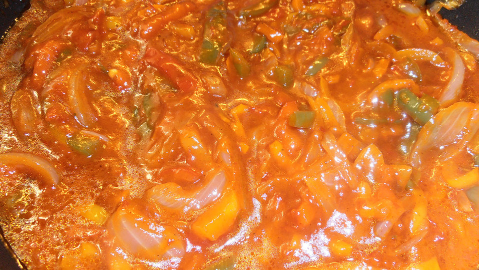 Schnitzelpfanne mit pikanter Sauce von Tin007