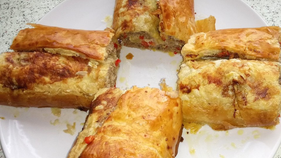 Bunte Hackfleisch - Blätterteig - Rolle von pasiflora