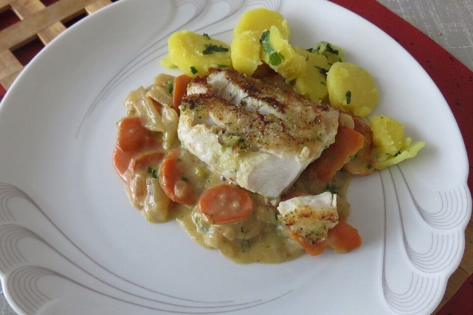 Seelachsfilet mit Fenchelgemüse