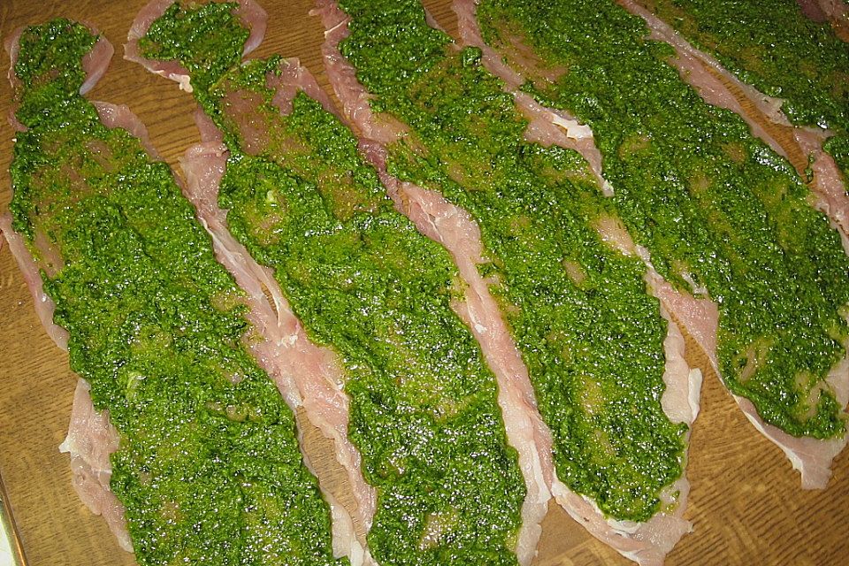 Schweineröllchen mit Bärlauchpesto