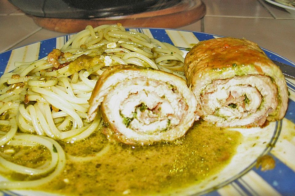 Schweineröllchen mit Bärlauchpesto