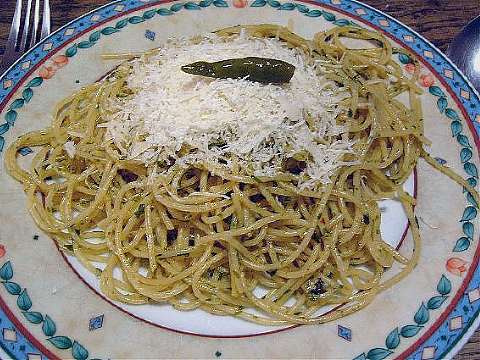 Spaghetti mit Knoblauch, Öl und Pfefferschote von whooly | Chefkoch