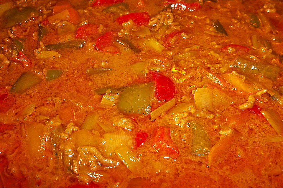 Rotes Curry mit Thai - Bohnen und Hackfleisch