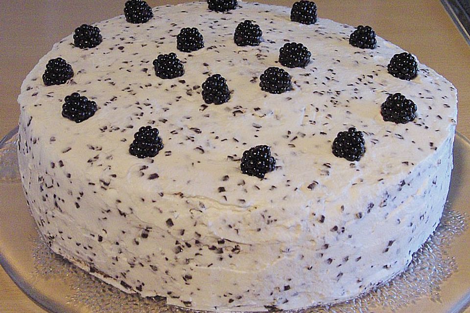 Brombeer - Stracciatella - Torte