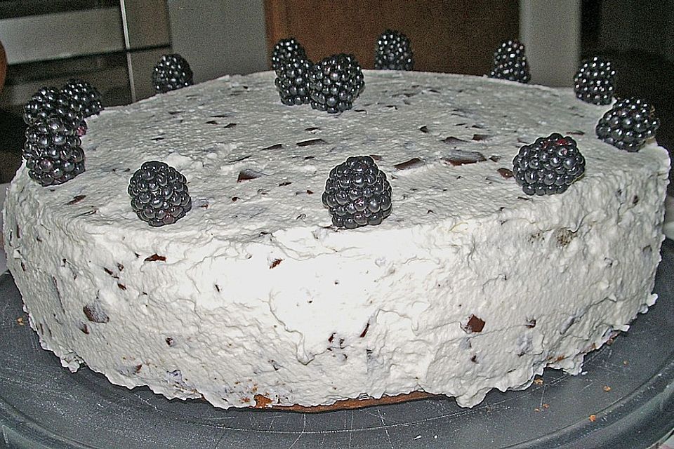 Brombeer - Stracciatella - Torte