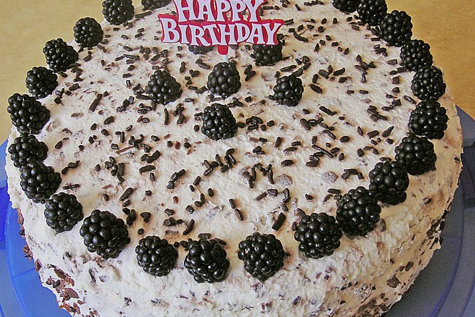 Brombeer - Stracciatella - Torte