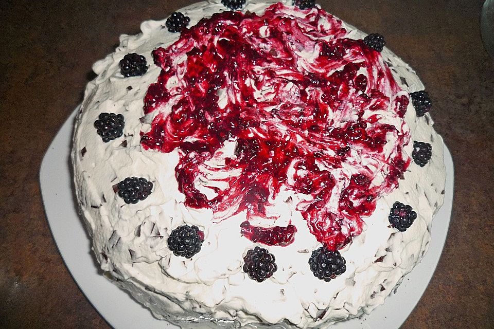 Brombeer - Stracciatella - Torte