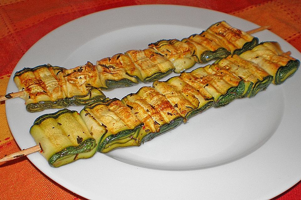 Zucchini - Röllchen am Spieß