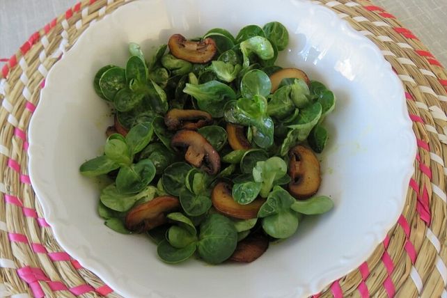 Feldsalat mit Champignons von koschi| Chefkoch