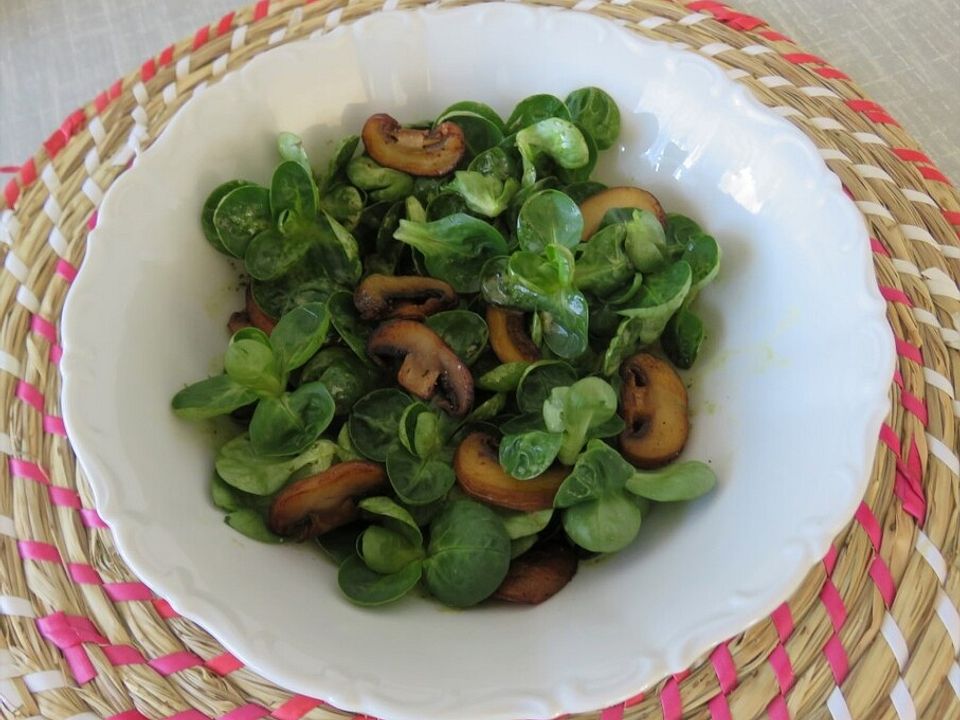 Feldsalat mit Champignons von koschi| Chefkoch