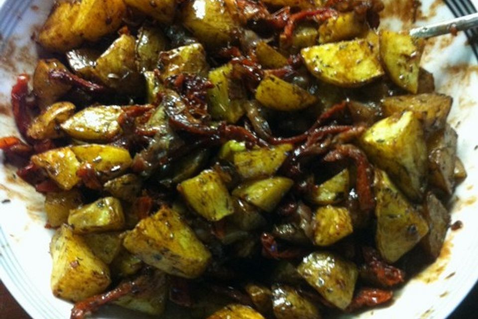 Italienischer Kartoffelsalat mit getrockneten Tomaten