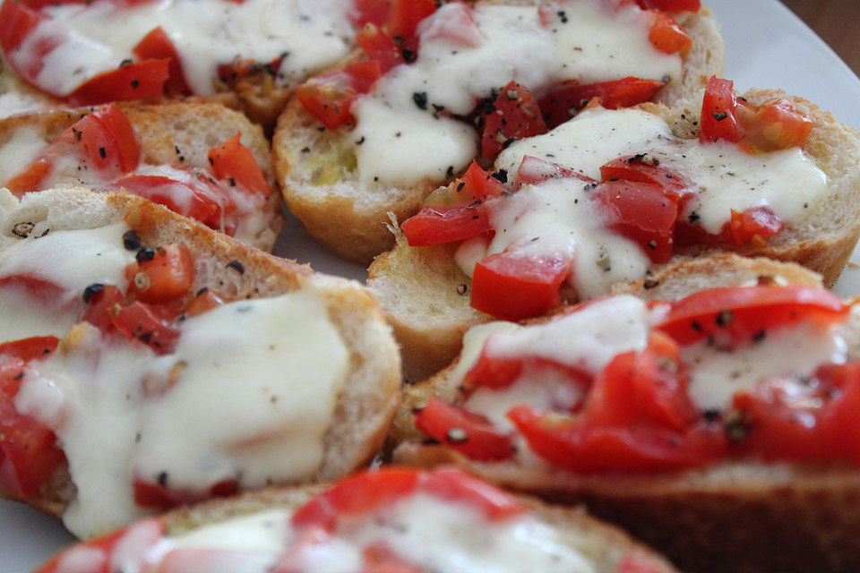 Tomaten - Mozzarella - Bruschetta