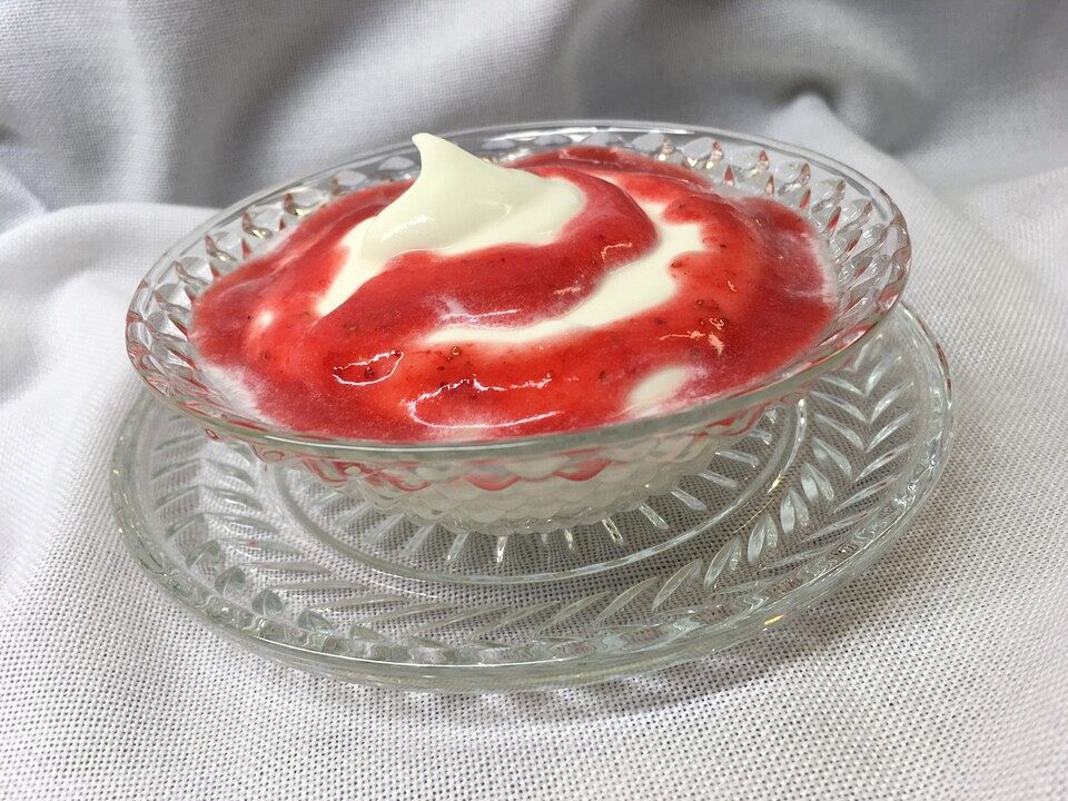 Mascarponecreme mit pürierten Erdbeeren von lina-sophie| Chefkoch