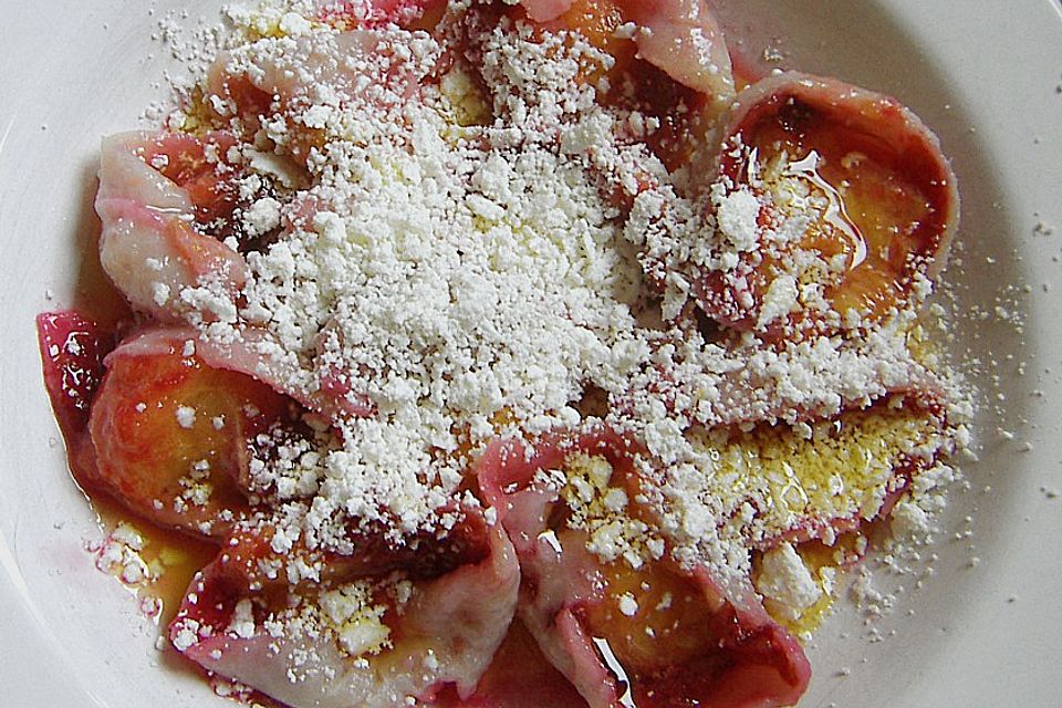 Zwetschgenknödel aus Quarkteig