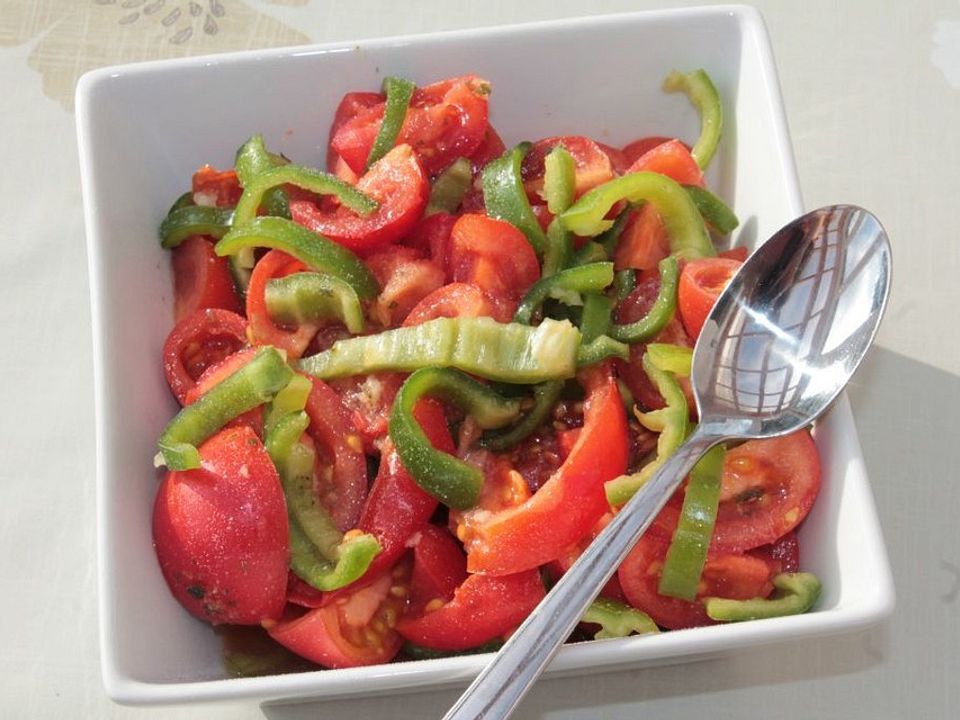 Paprika - Tomaten - Salat von piddy01 | Chefkoch