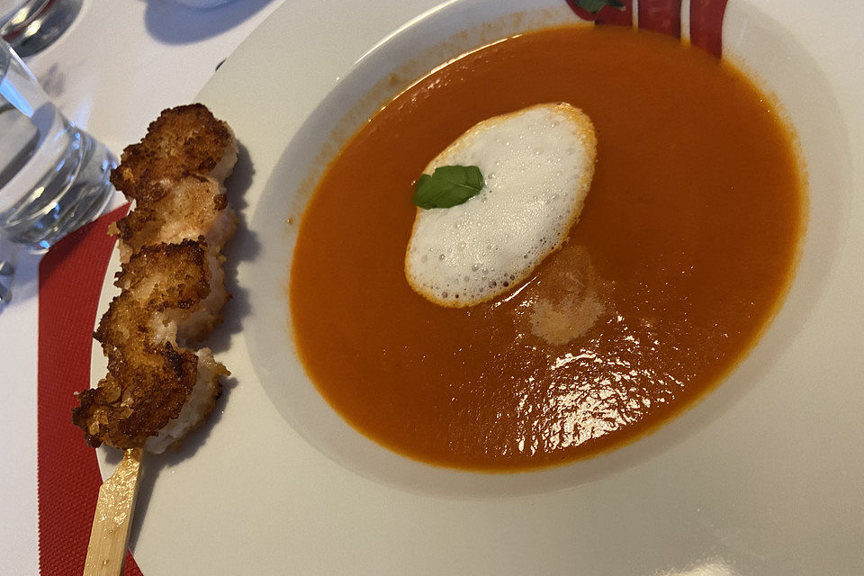 Tomaten - Kokos - Suppe mit Garnelen