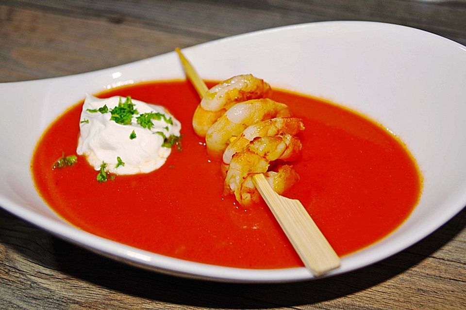 Tomaten - Kokos - Suppe mit Garnelen