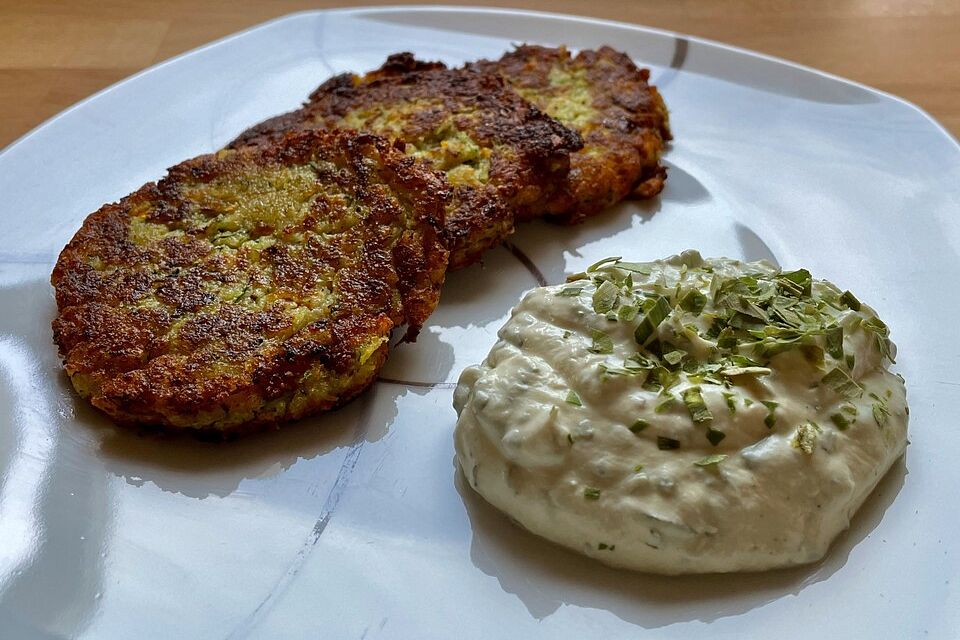 Frühlings-Rösti mit Bärlauch-Dip Frühlings-Rösti mit Bärlauch-Dip