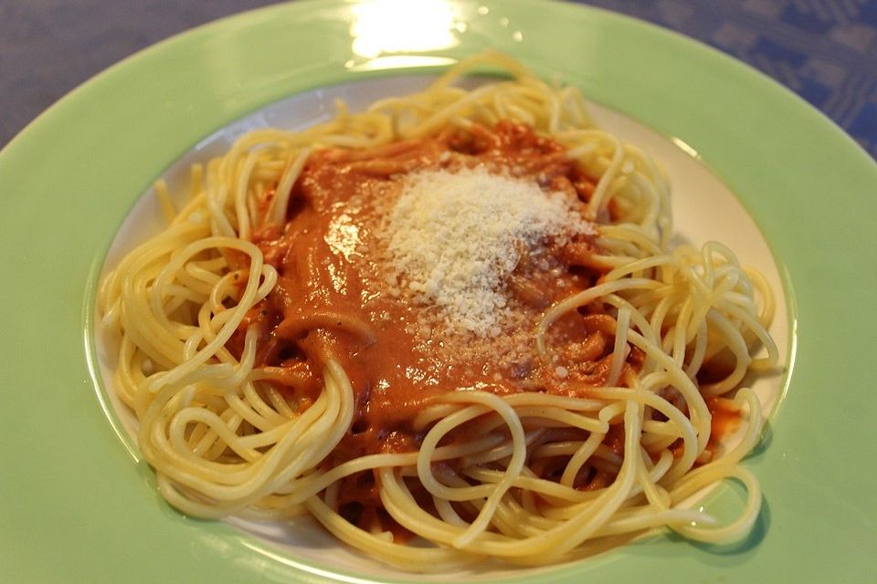 Spaghetti mit italienischer Tomatensauce