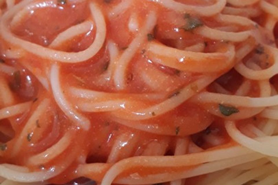 Spaghetti mit italienischer Tomatensauce