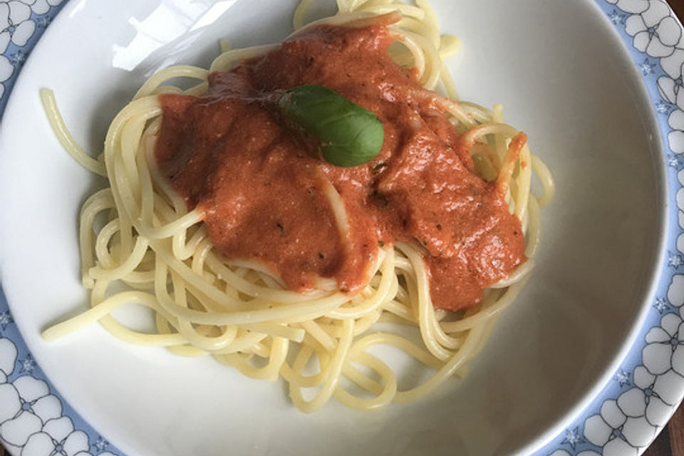 Spaghetti mit italienischer Tomatensauce