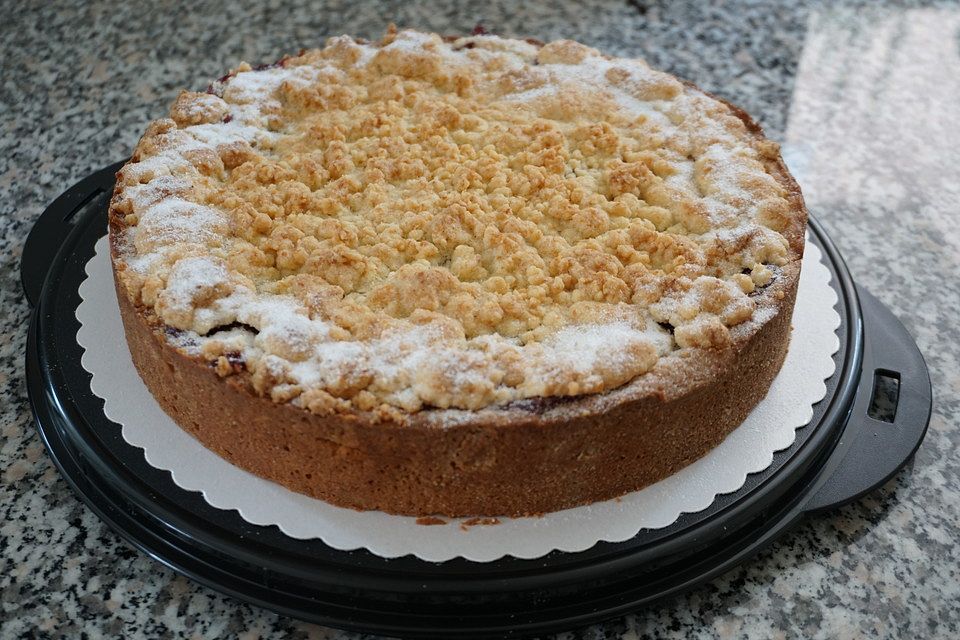 Kirsch-Himbeer-Kuchen mit Kokosstreuseln