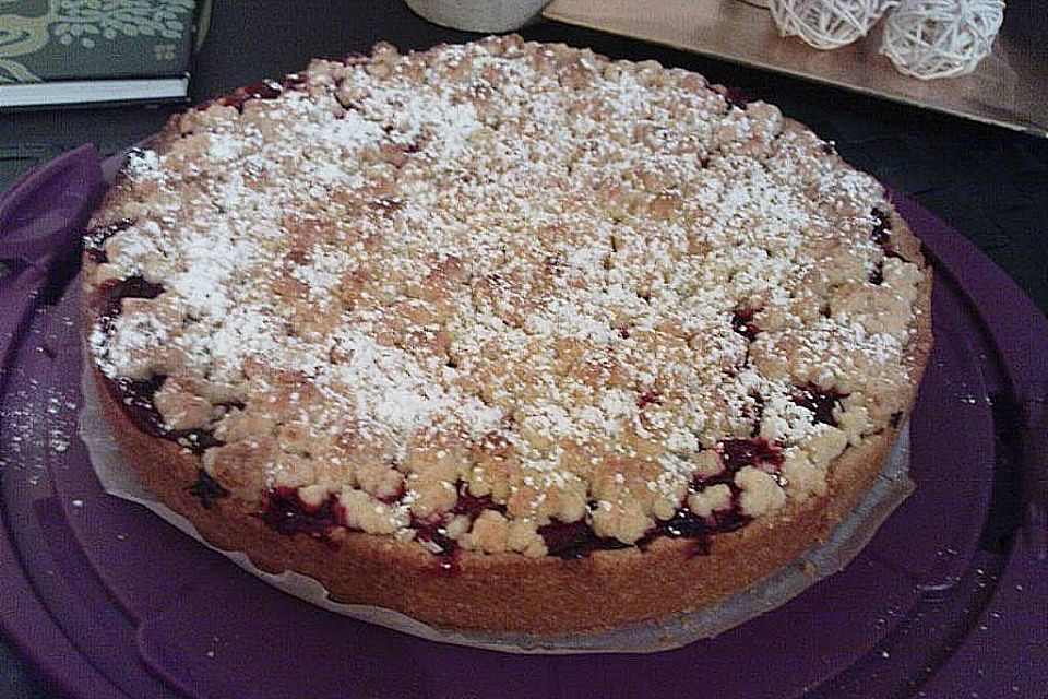 Kirsch-Himbeer-Kuchen mit Kokosstreuseln