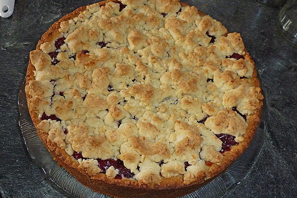 Kirsch-Himbeer-Kuchen mit Kokosstreuseln