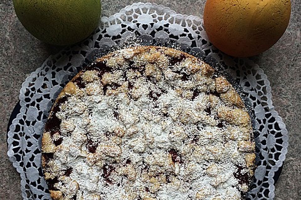 Kirsch-Himbeer-Kuchen mit Kokosstreuseln