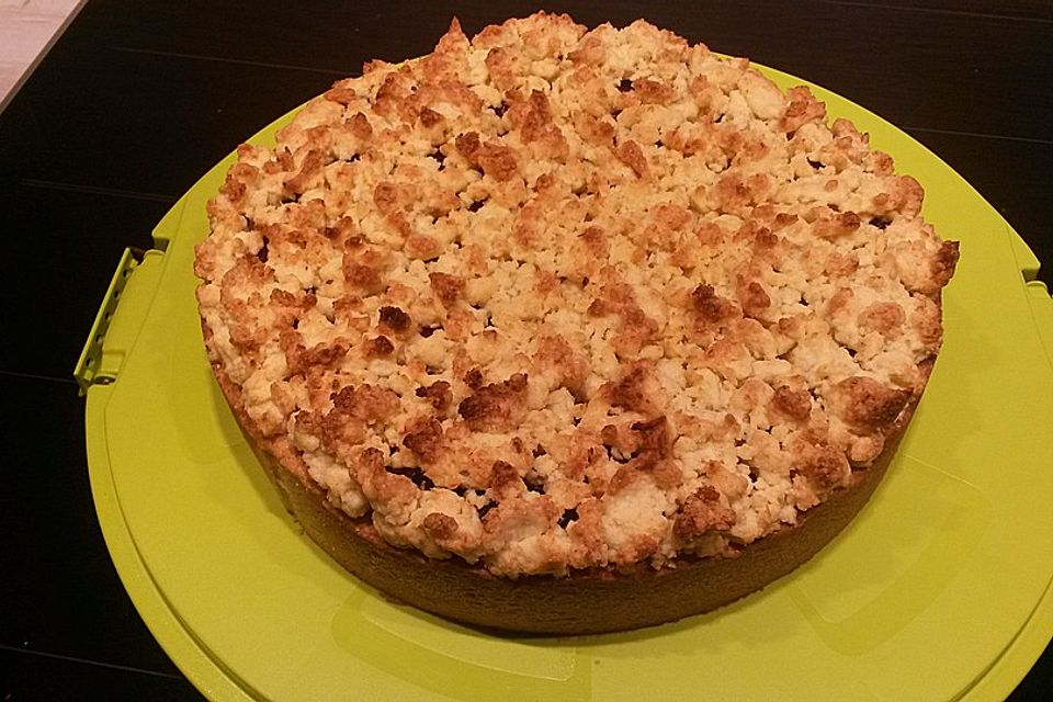 Kirsch-Himbeer-Kuchen mit Kokosstreuseln