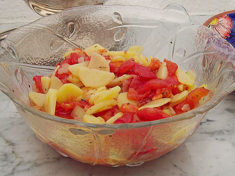 Tomatensalat mit Gurken und Kartoffeln von pasque| Chefkoch