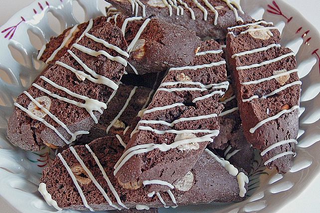 Haselnuss - Biscotti mit 3 Sorten Schokolade| Chefkoch Haselnuss - Biscotti mit 3 Sorten Schokolade| Chefkoch