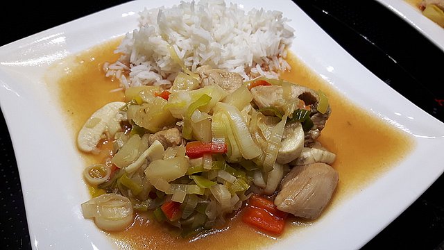 Pute süß sauer aus dem Wok von Gabbini Pute süß sauer aus dem Wok von Gabbini