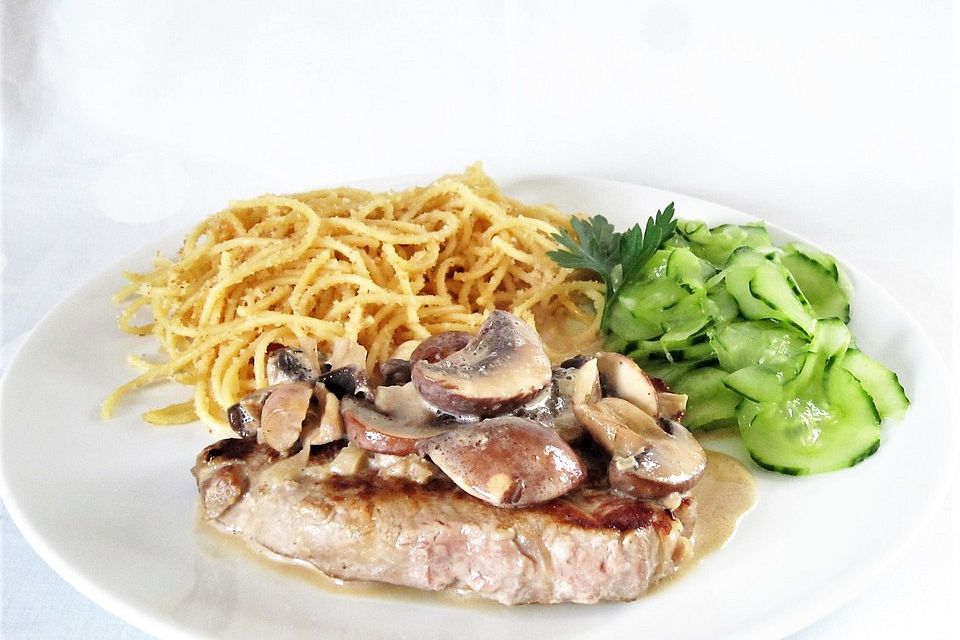 Steak in Champignon - Rahm - Sauce