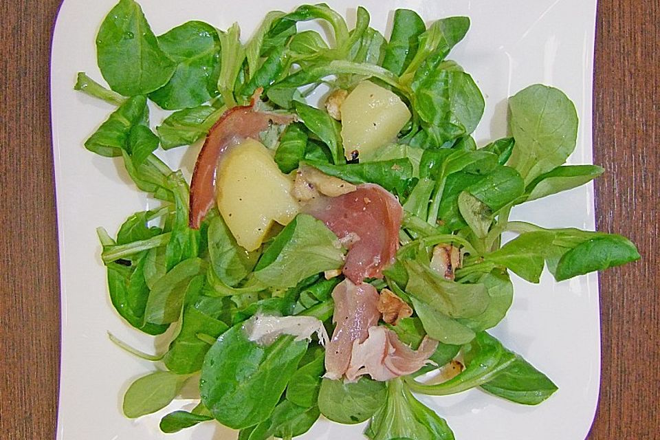 Feldsalat mit Kartoffel - Koriander - Sauce