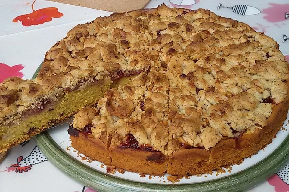 Apfel-Birnen-Kuchen mit Mohnstreusel