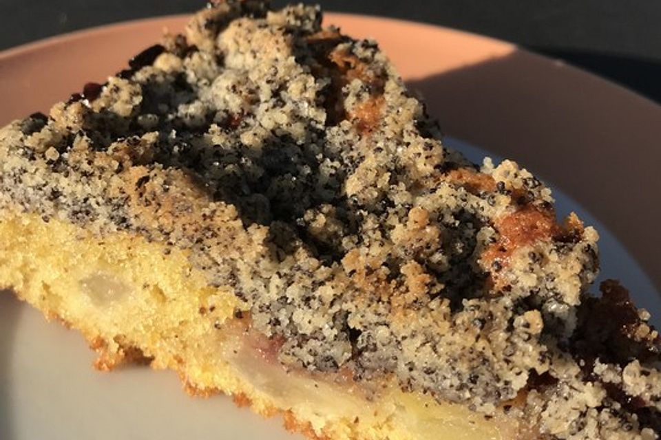 Apfel-Birnen-Kuchen mit Mohnstreusel