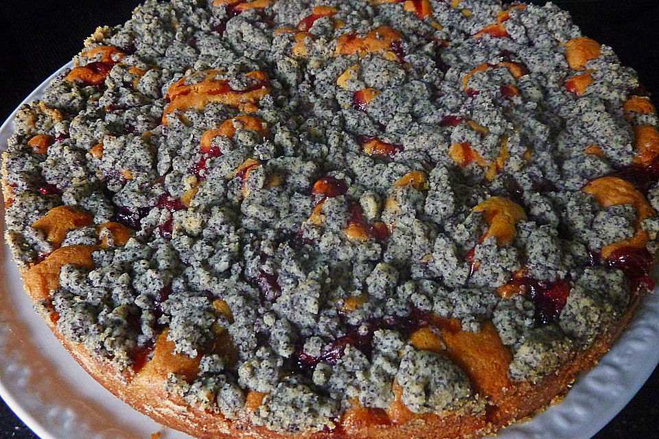 Apfel-Birnen-Kuchen mit Mohnstreusel