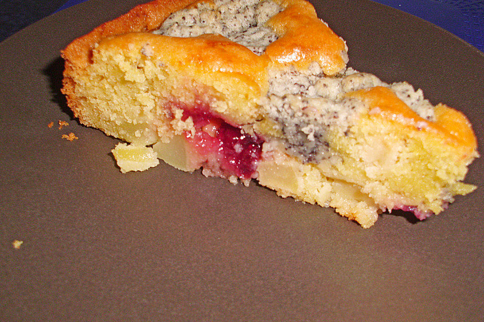 Apfel-Birnen-Kuchen mit Mohnstreusel