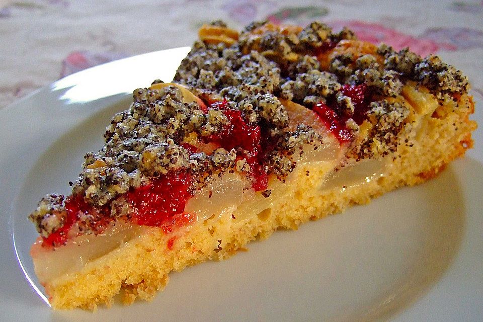 Apfel-Birnen-Kuchen mit Mohnstreusel