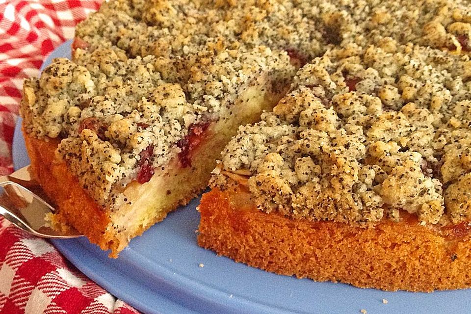 Apfel-Birnen-Kuchen mit Mohnstreusel